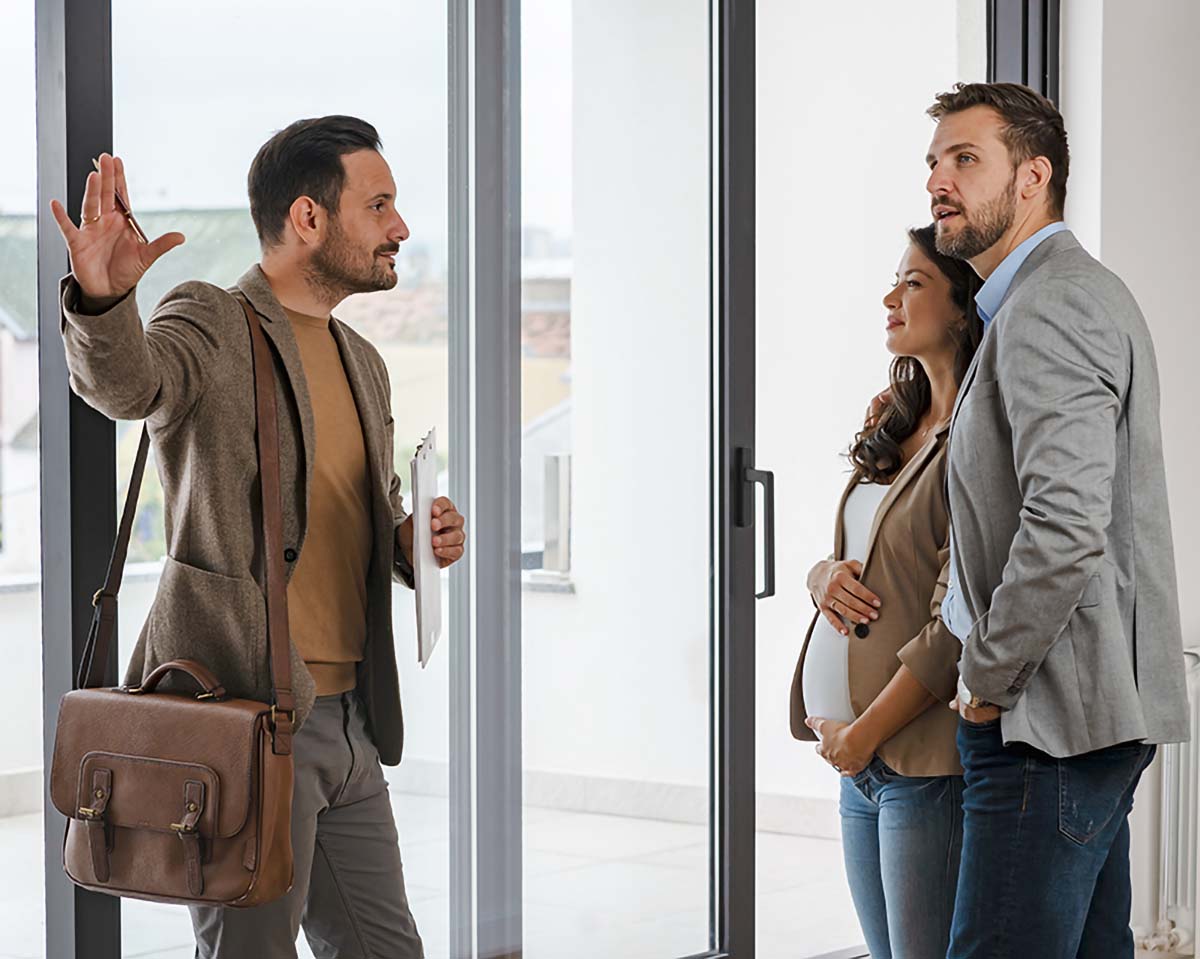 Married couple buying an apartment